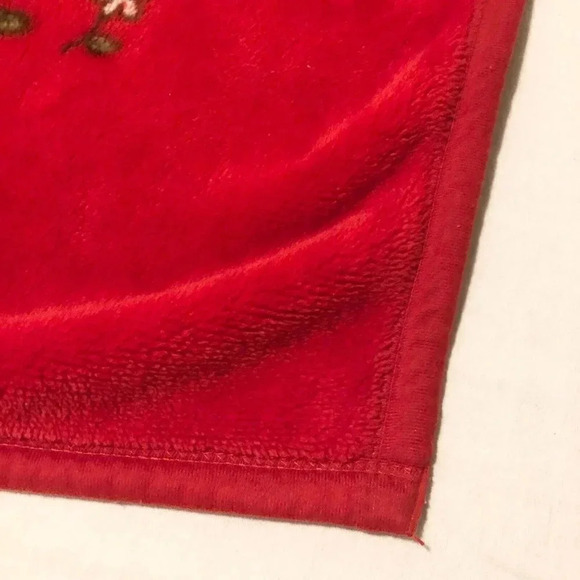 Vintage Winnie the Pooh and Piglet Red Blanket 51.5 x 37 Inch - Picture 4 of 16